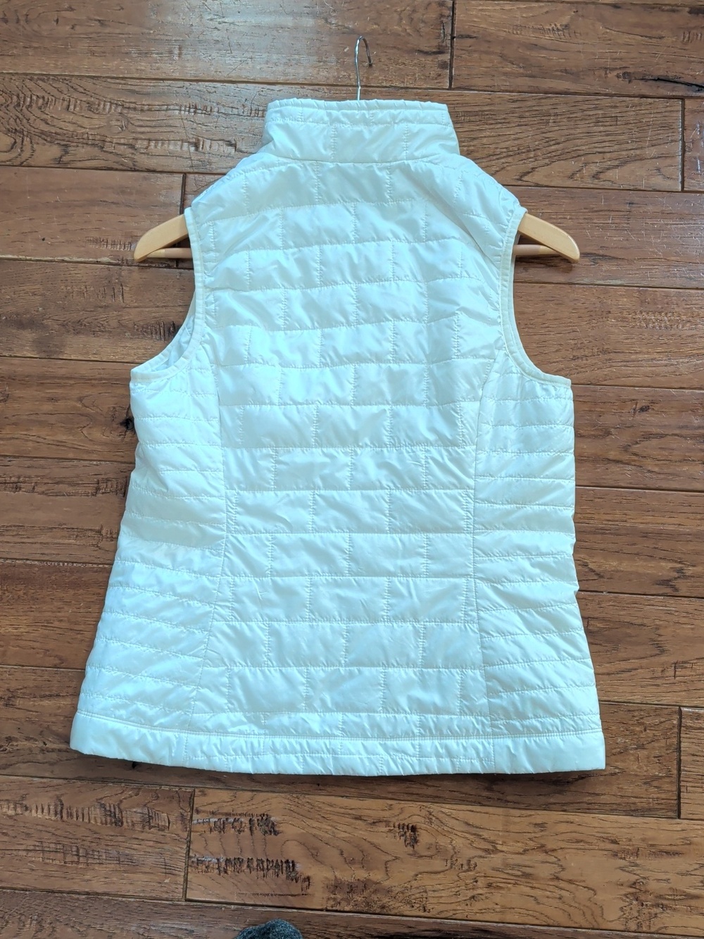 Patagonia Nano Puff White Quilted Women’s Insulated Vest - Picture 6 of 8